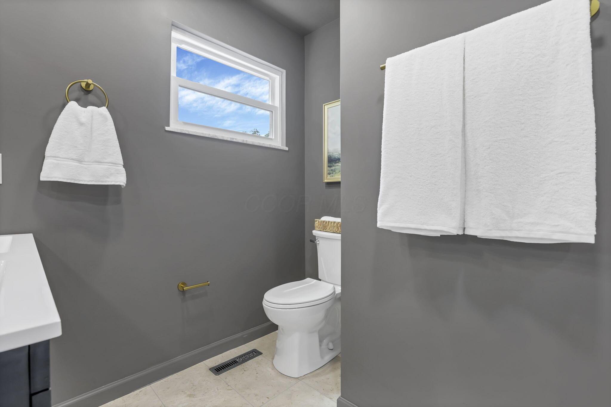 1285 Kingsgate Road Columbus, OH 43221 - Photo 26 of 50 Primary bathroom