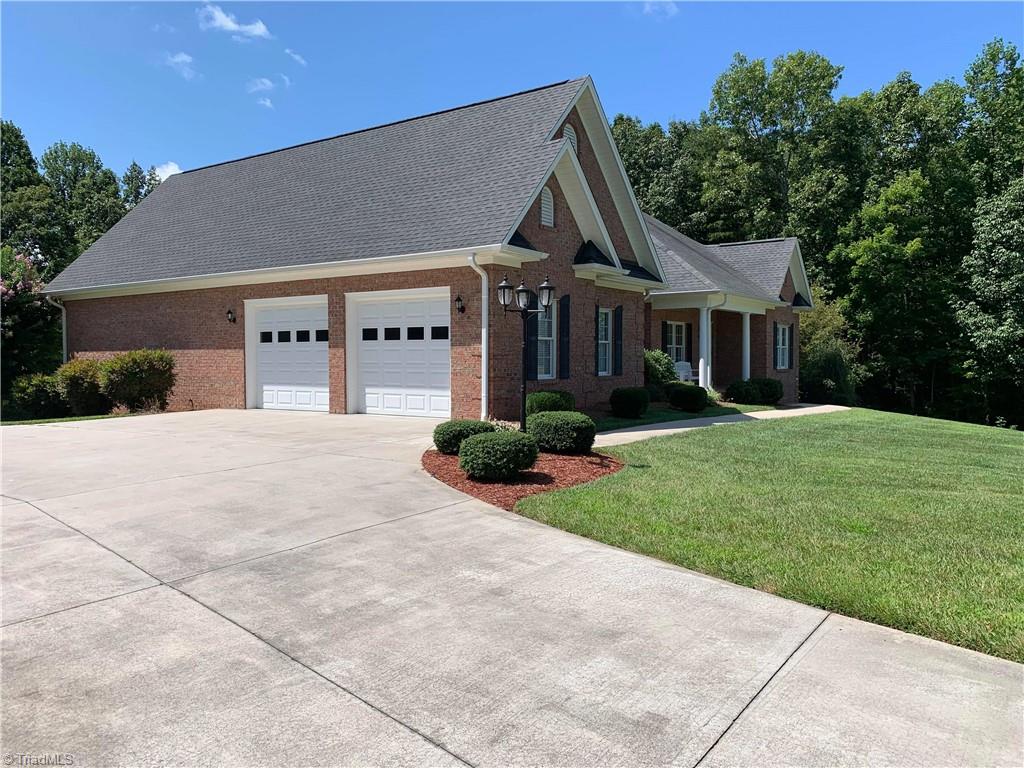 250 Stonecroft Road Mount Airy, NC 27030 - Photo 4 of 38 Gallery Image 4