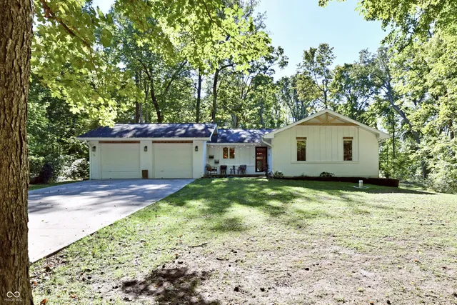 $665,000 | 7153 South Pr Royal Springs Drive, Shelbyville, IN 46176