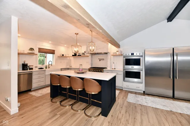 $665,000 | 7153 South Pr Royal Springs Drive, Shelbyville, IN 46176