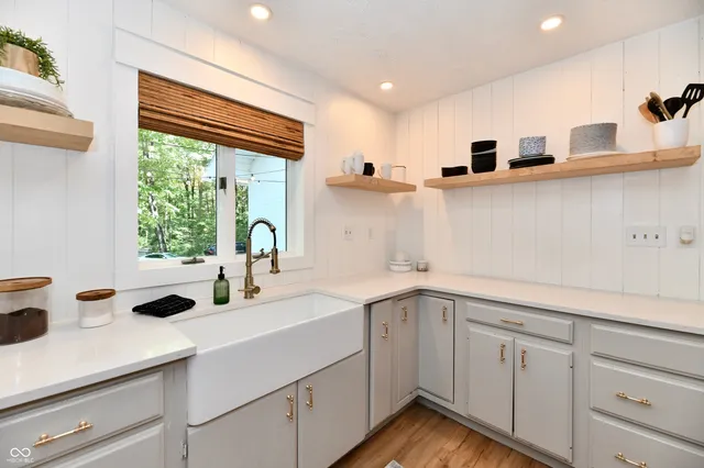 $665,000 | 7153 South Pr Royal Springs Drive, Shelbyville, IN 46176