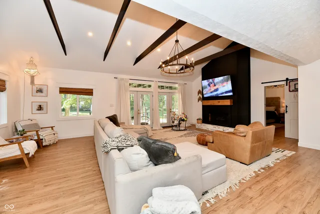 $665,000 | 7153 South Pr Royal Springs Drive, Shelbyville, IN 46176