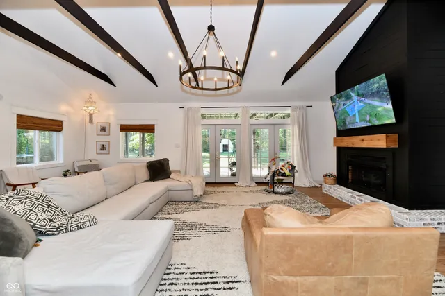 $665,000 | 7153 South Pr Royal Springs Drive, Shelbyville, IN 46176