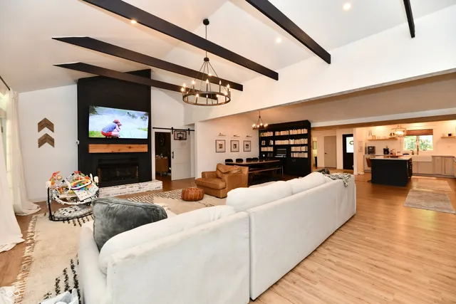 $665,000 | 7153 South Pr Royal Springs Drive, Shelbyville, IN 46176