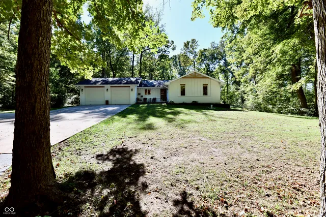 $665,000 | 7153 South Pr Royal Springs Drive, Shelbyville, IN 46176