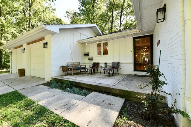 $665,000 | 7153 South Pr Royal Springs Drive, Shelbyville, IN 46176