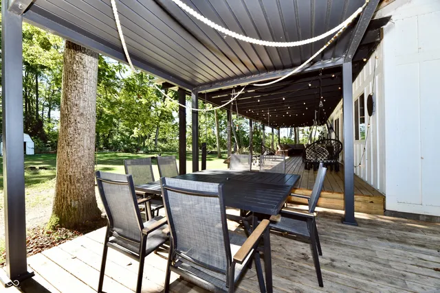 $665,000 | 7153 South Pr Royal Springs Drive, Shelbyville, IN 46176