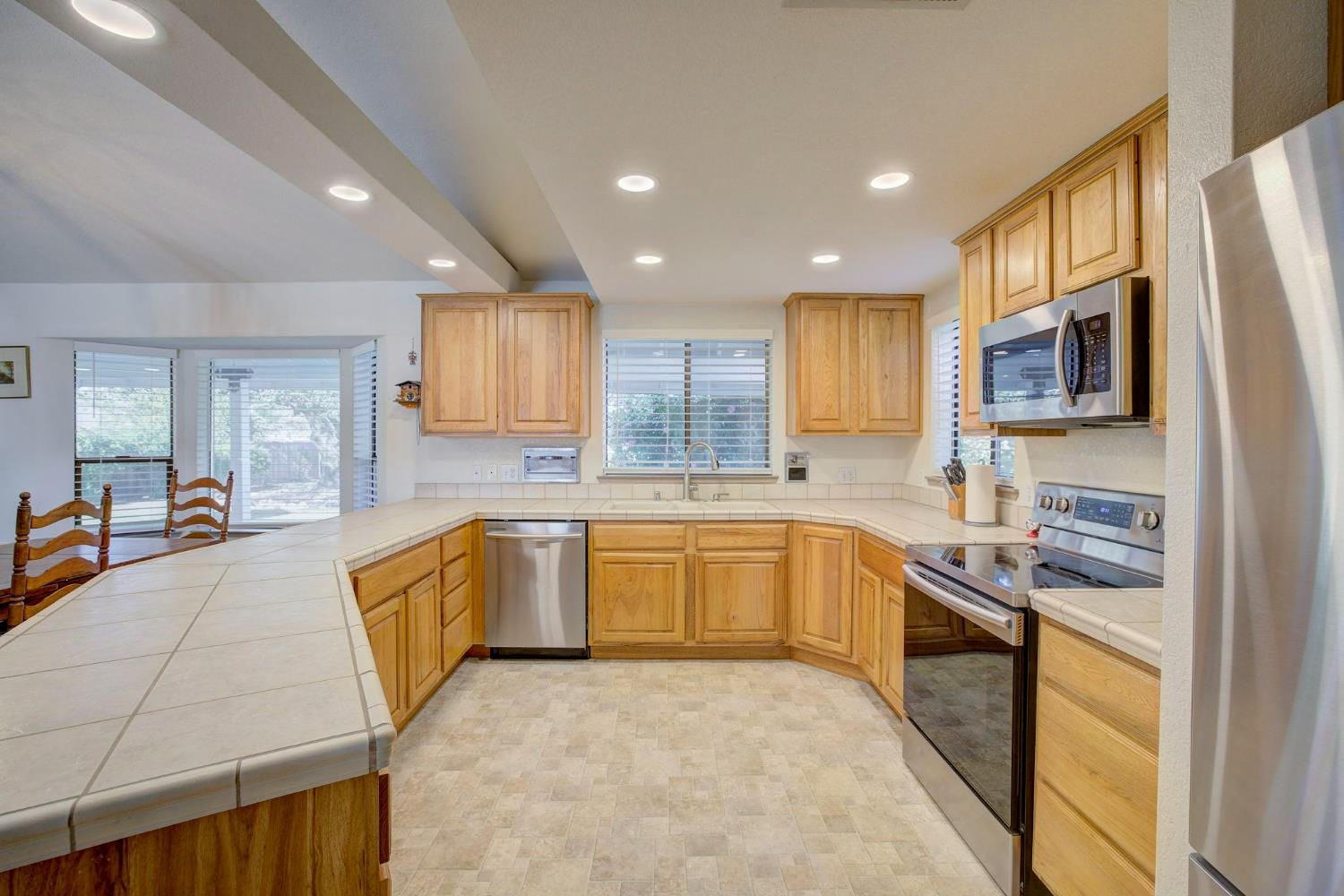 2895 Baseline Road Roseville, CA 95747 - Photo 22 of 87