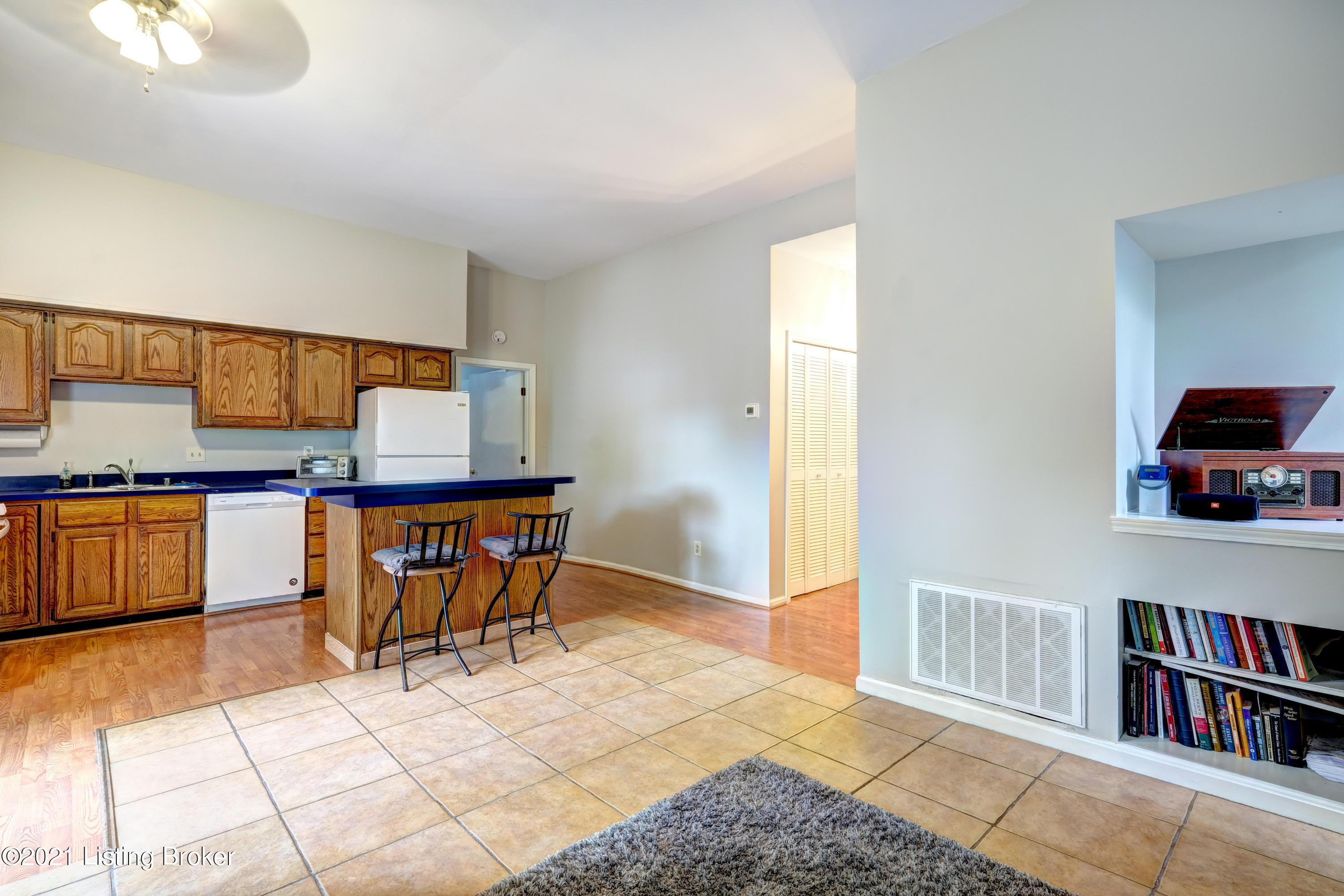 1310 Cherokee Road, Unit B3 Louisville, KY 40204 - Photo 19 of 33 1 Cherokee #9