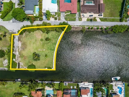 $15,988,000 | 1132 Northeast 84th Street, Miami, FL 33138