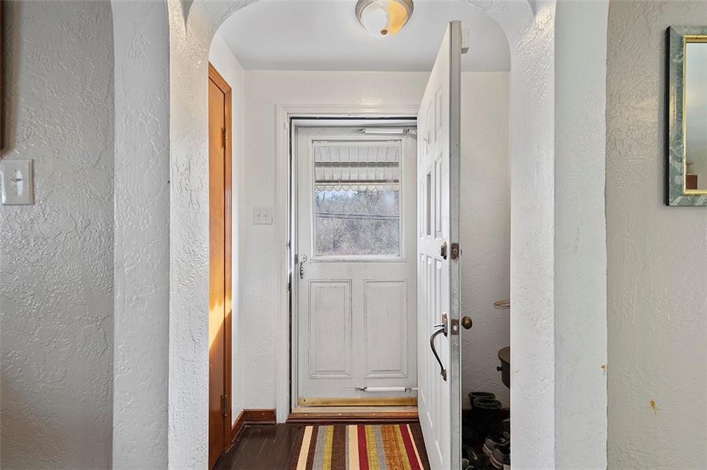 986 Cochran Mill Road Pittsburgh, PA 15236 - Photo 2 of 25 Gallery Image 2