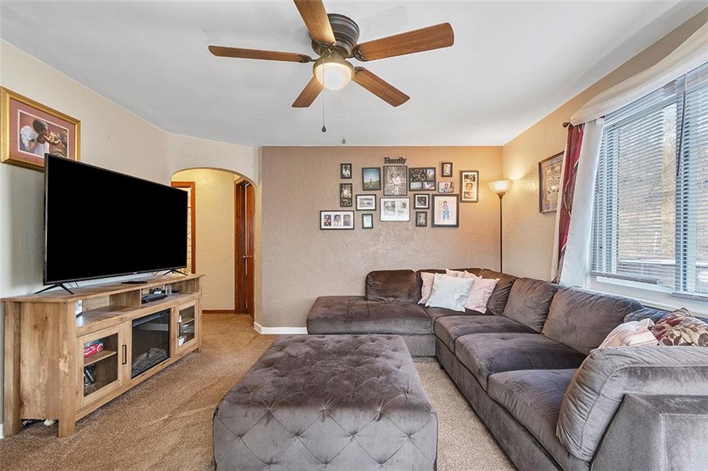 986 Cochran Mill Road Pittsburgh, PA 15236 - Photo 3 of 25 Gallery Image 3