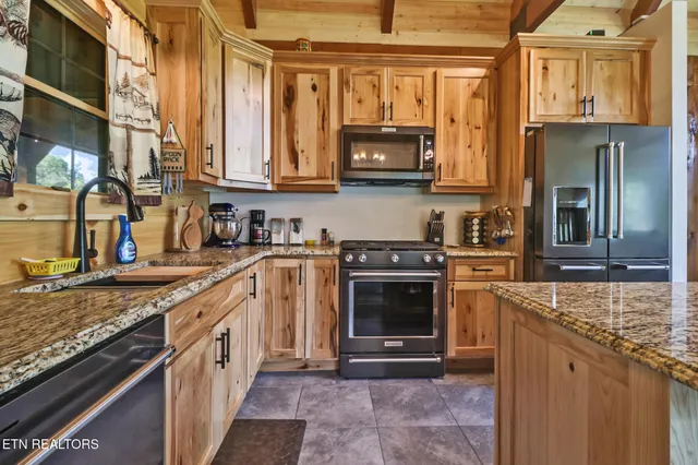 $645,000 | 299 Anderson Tinch Avenue, Jamestown, TN 38556