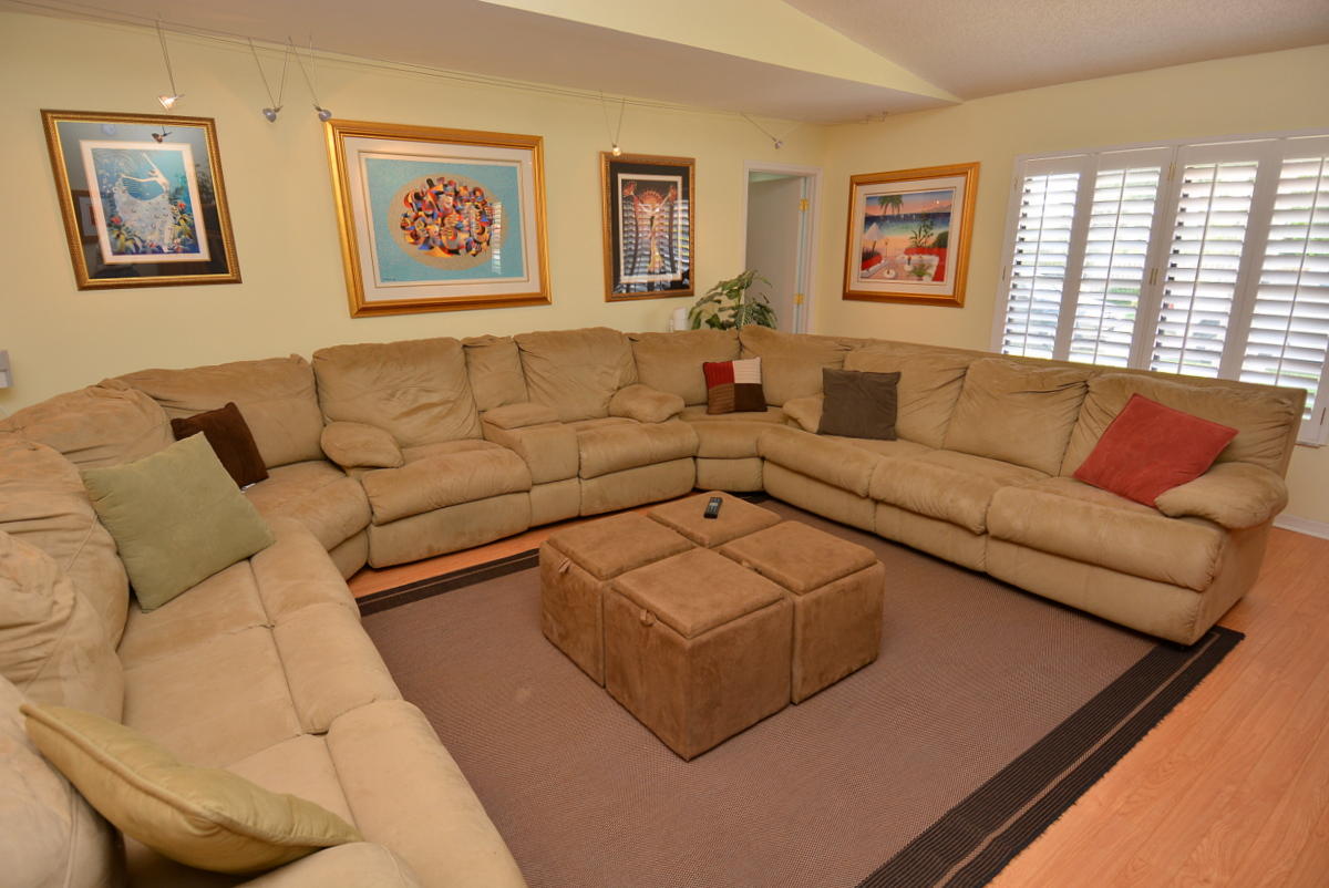 4562 Southeast Shady Ridge Lane Stuart, FL 34997 - Photo 3 of 20 Family Room