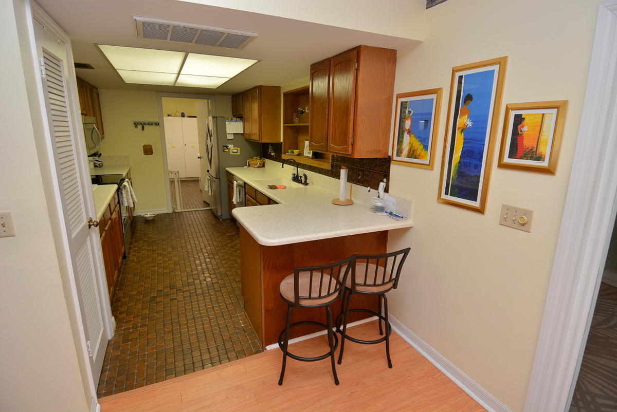 4562 Southeast Shady Ridge Lane Stuart, FL 34997 - Photo 6 of 20 Breakfast Bar