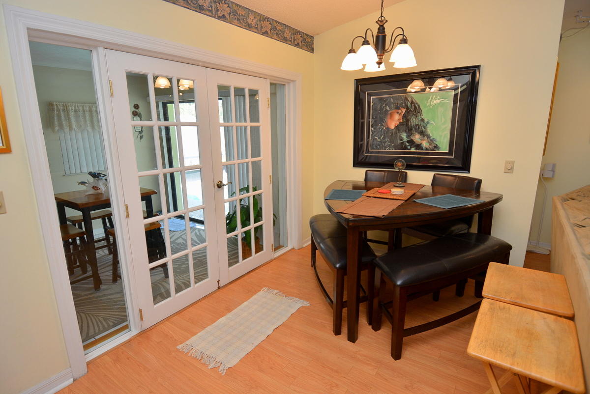 4562 Southeast Shady Ridge Lane Stuart, FL 34997 - Photo 7 of 20 Dining Area
