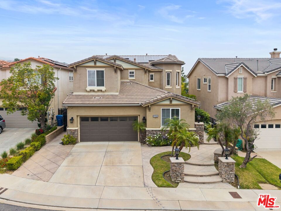 11564 Apulia Court Porter Ranch, CA 91326 - Photo 5 of 52