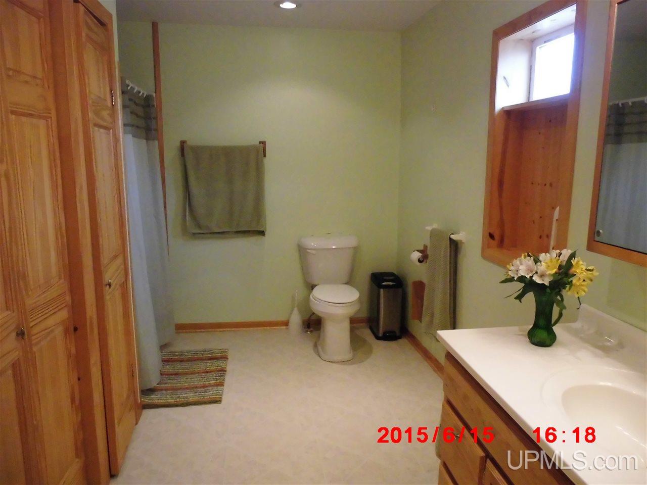 8390 Co Road Gladstone, MI 49837 - Photo 4 of 20