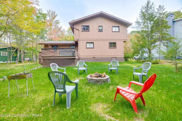 $594,000 | 353 Scotch Pine Drive, Pocono Summit, PA 18346