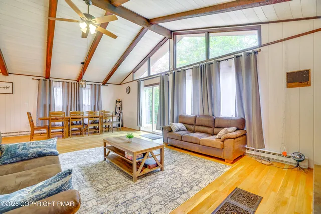 $594,000 | 353 Scotch Pine Drive, Pocono Summit, PA 18346