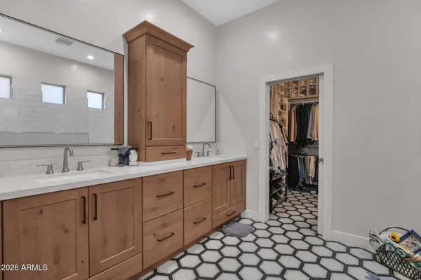 $520,000 | 3917 East Carter Drive, Phoenix, AZ 85042