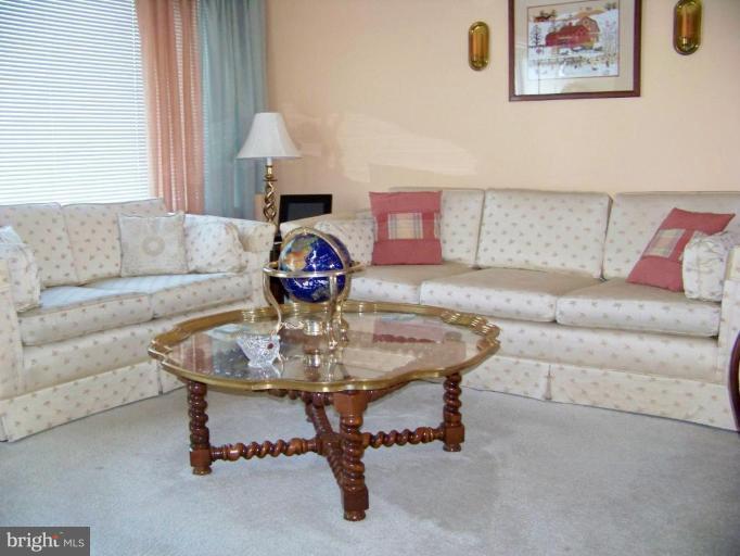 904 Radcliffe Road Towson, MD 21204 - Photo 3 of 15 Living Room