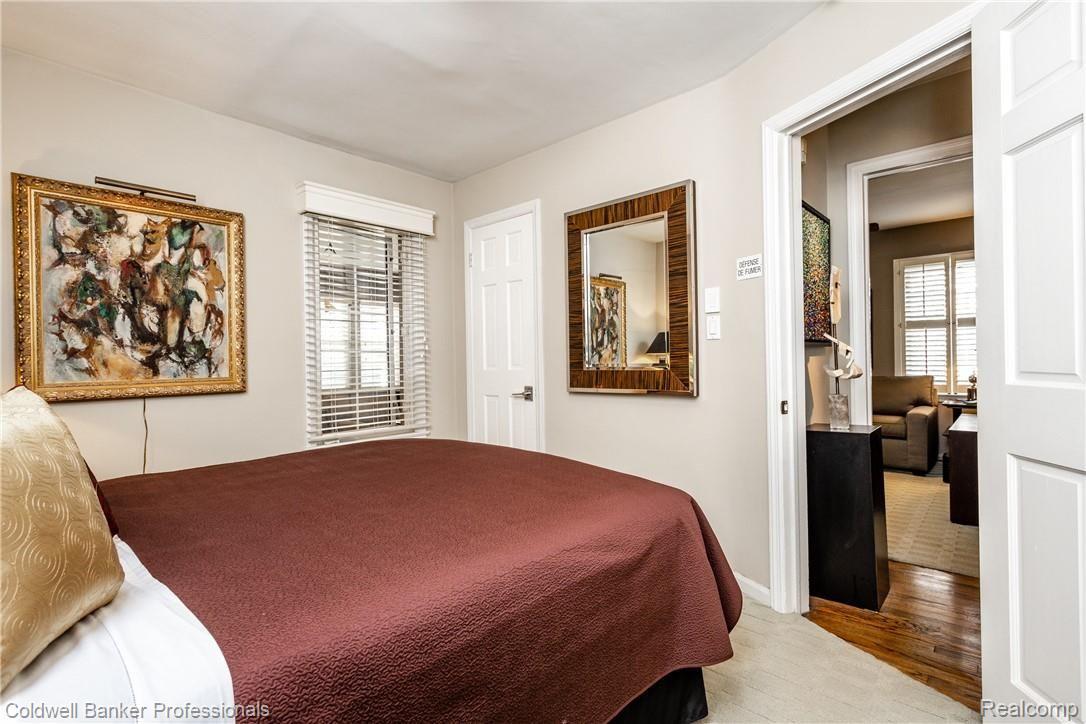 947 Washington Road Grosse Pointe, MI 48230 - Photo 28 of 36 947 Washington L023.jpg