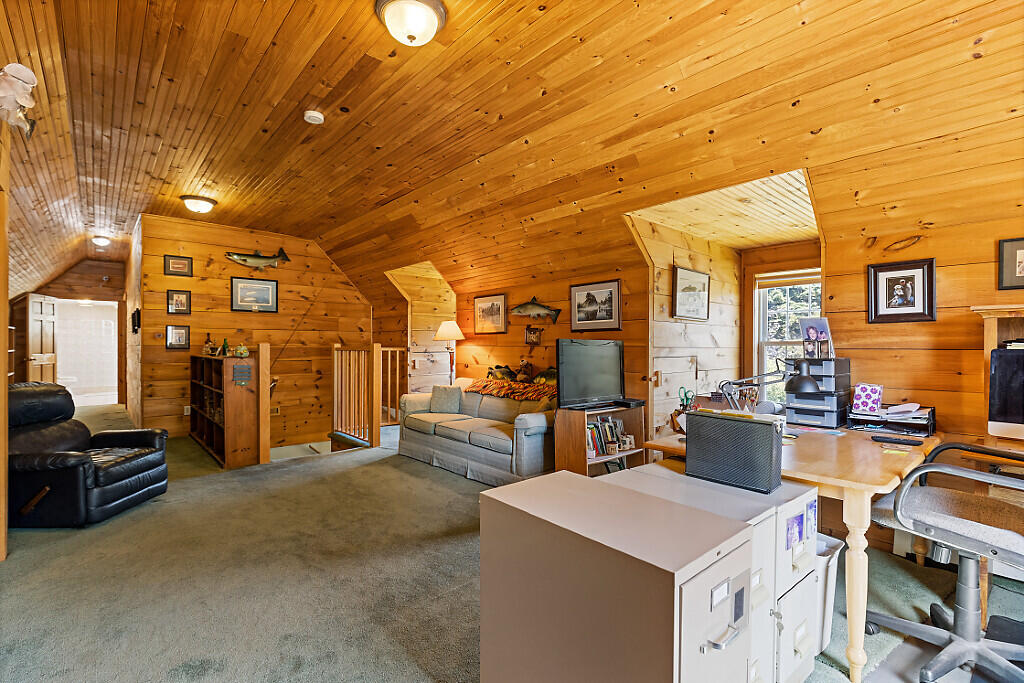 25 Powell Road Cumberland, ME 04110 - Photo 32 of 71 20_BP5A0060_DxO_mls