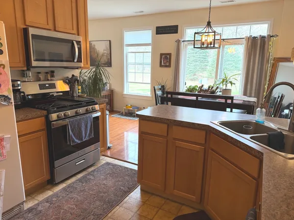 $2,300 | 2554 Evergreen Circle, Unit 2554, McHenry, IL 60050