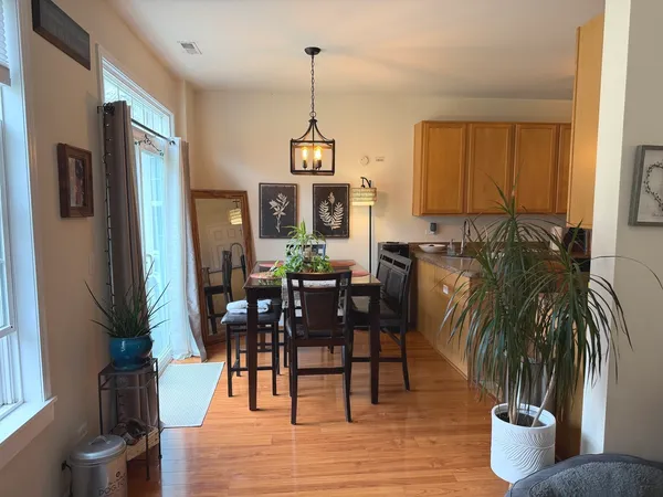 $2,300 | 2554 Evergreen Circle, Unit 2554, McHenry, IL 60050