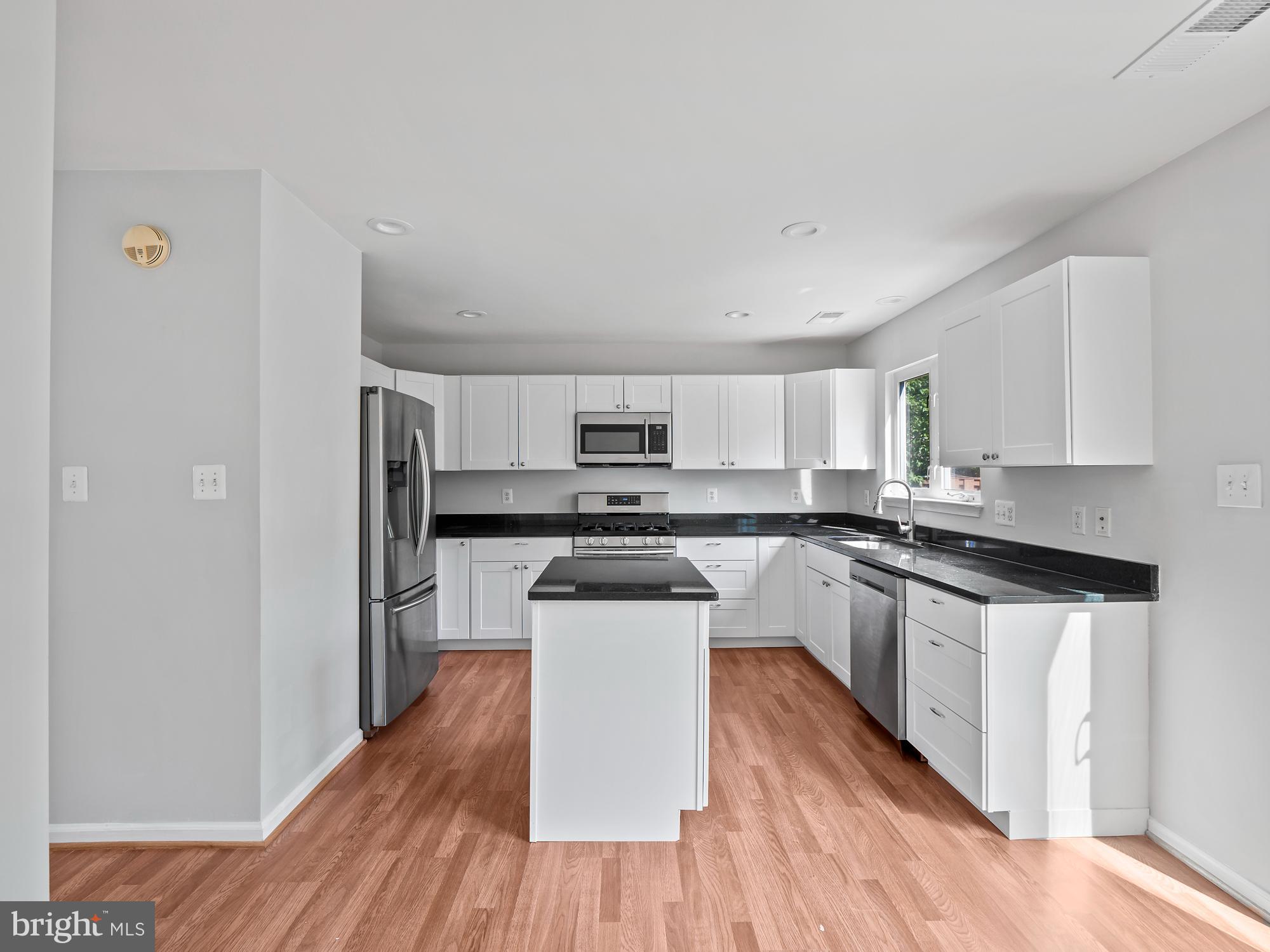 14801 Bolton Road Centreville, VA 20121 - Photo 8 of 20