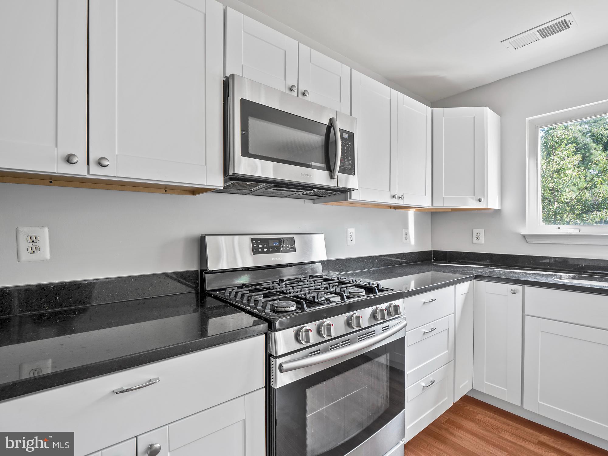 14801 Bolton Road Centreville, VA 20121 - Photo 10 of 20