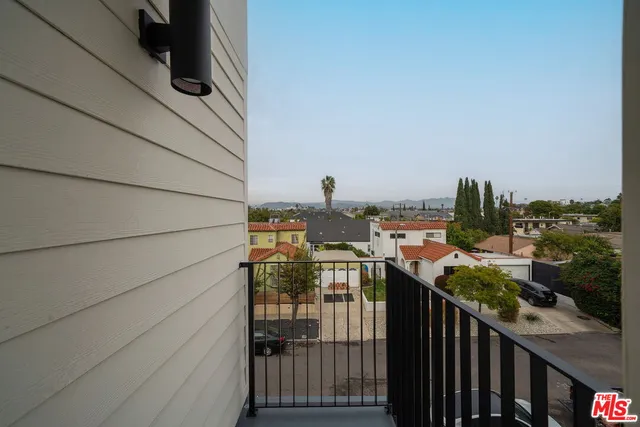 $4,995 | 1802 1/2 South Highland Avenue, Los Angeles, CA 90019