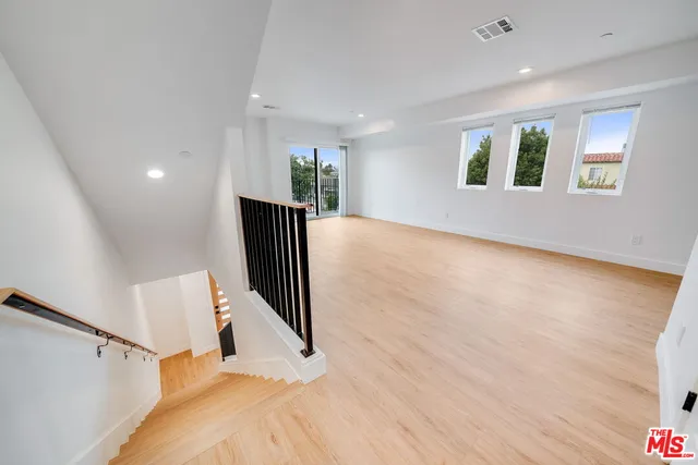 $4,995 | 1802 1/2 South Highland Avenue, Los Angeles, CA 90019