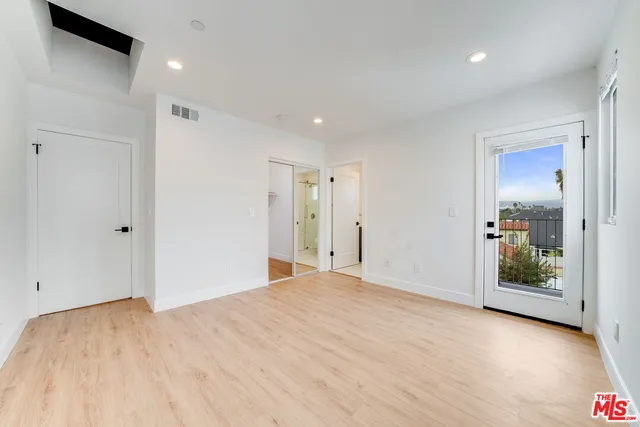 $4,995 | 1802 1/2 South Highland Avenue, Los Angeles, CA 90019