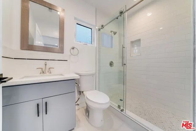 $4,995 | 1802 1/2 South Highland Avenue, Los Angeles, CA 90019