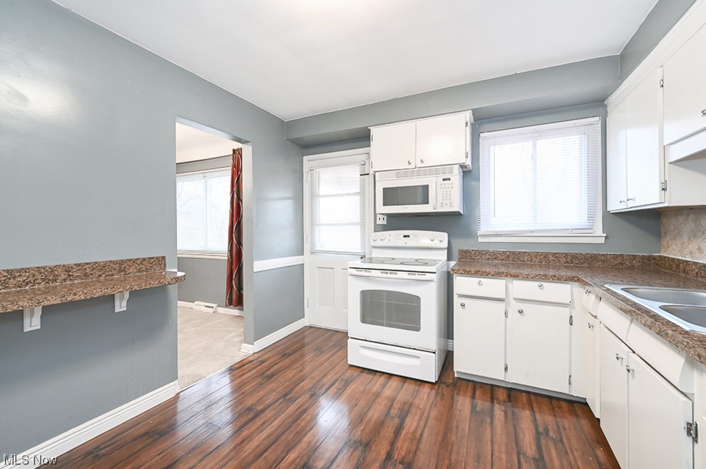 472 Harris Road Cleveland, OH 44143 - Photo 8 of 25 Gallery Image 8