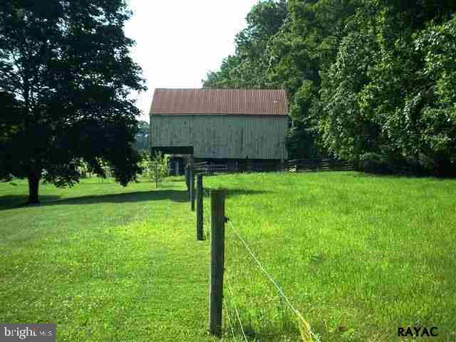 4708 Bentz Road Spring Grove, PA 17362 - Photo 12 of 36 Gallery Image 12