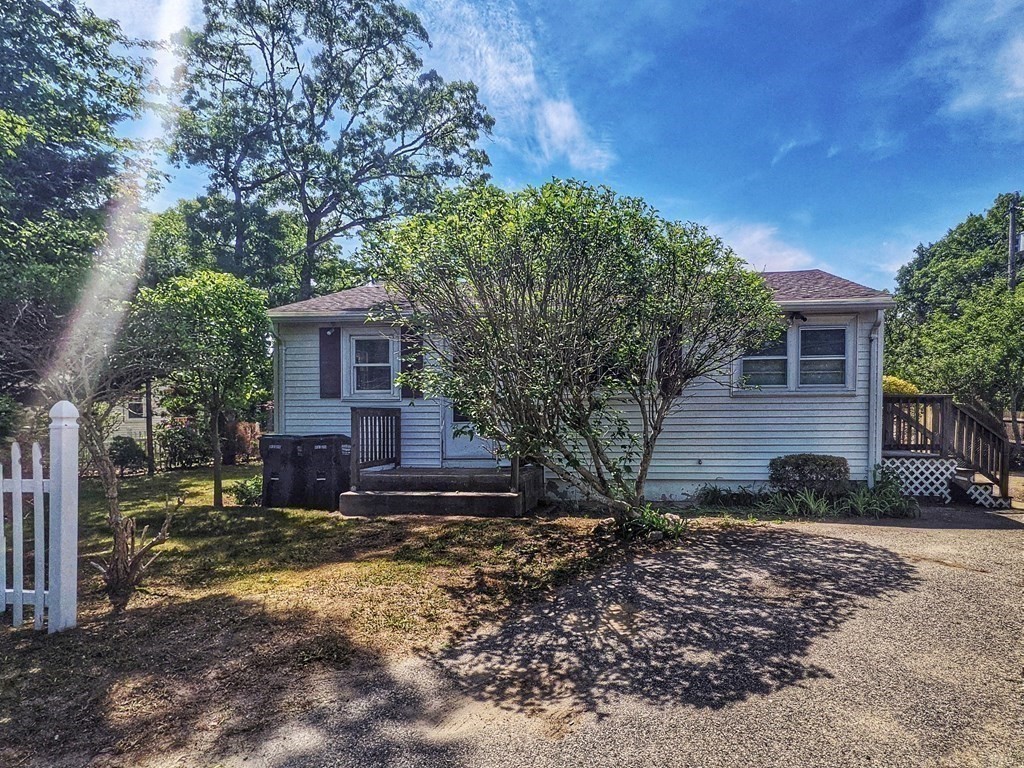 100 Barker Road Wareham, MA 02538 - Photo 4 of 26