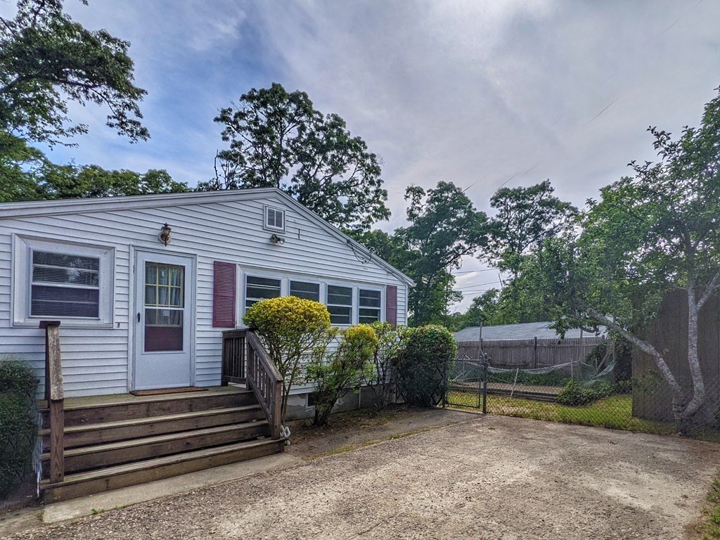100 Barker Road Wareham, MA 02538 - Photo 5 of 26