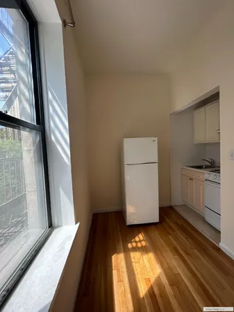 $2,800 | 2020 Broadway, Unit 5G | Upper West Side