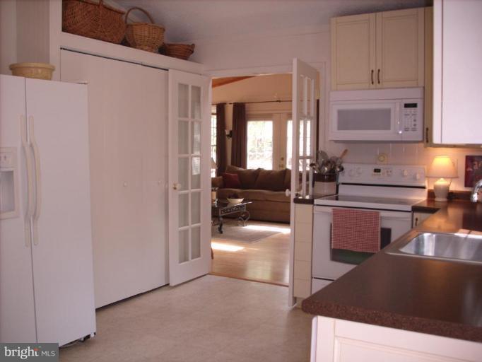 577 Center Ridge Road Great Cacapon, WV 25422 - Photo 9 of 29 Kitchen/Family Room