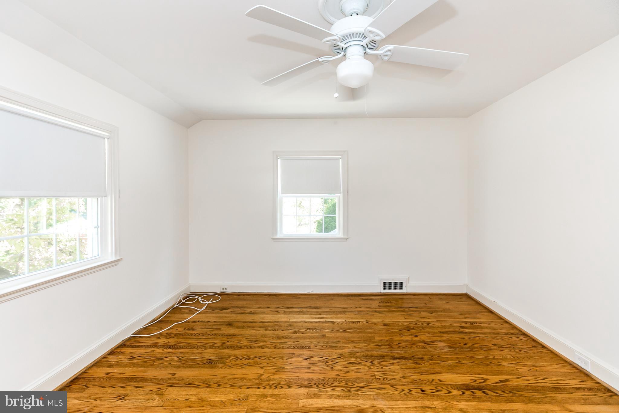 121 Bellemore Road Baltimore, MD 21210 - Photo 22 of 40 Bedroom 3