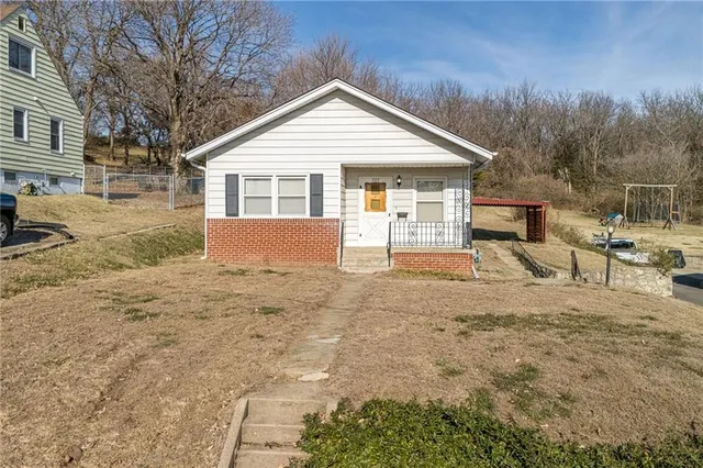 $154,900 | 707 Court Street, St. Joseph, MO 64504
