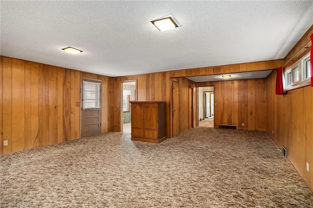 $154,900 | 707 Court Street, St. Joseph, MO 64504