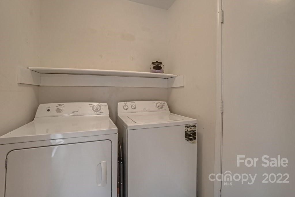 11320 Park Road Charlotte, NC 28226 - Photo 24 of 28 a utility room with dryer and washer
