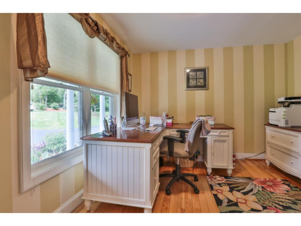 26 Parmenter Road Londonderry, NH 03053 - Photo 19 of 36