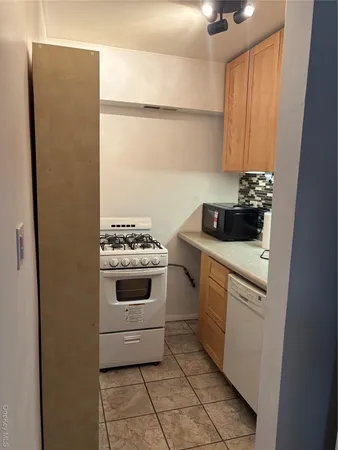 $1,950 | 63-95 Austin Street, Unit 4C | Rego Park