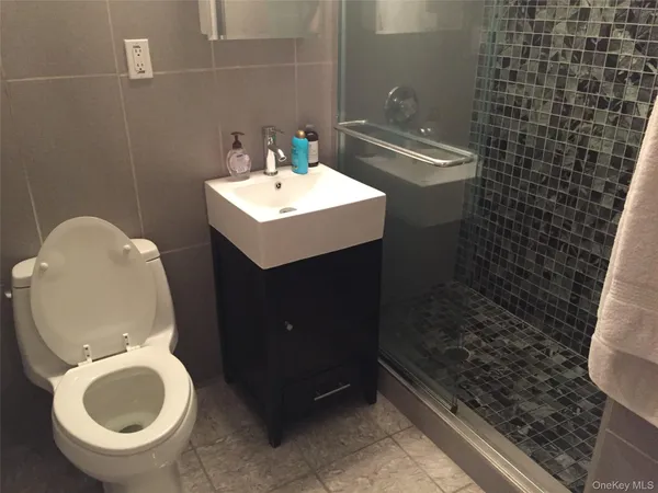 $1,950 | 63-95 Austin Street, Unit 4C | Rego Park