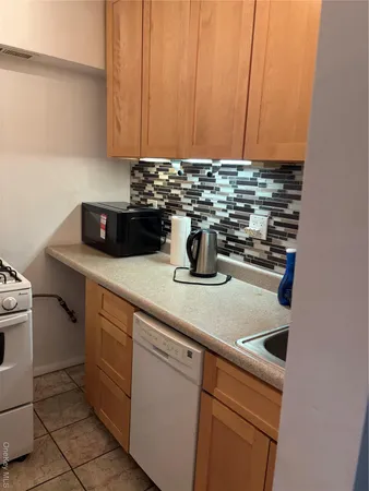 $1,950 | 63-95 Austin Street, Unit 4C | Rego Park